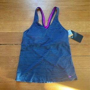 Nike swim / sports top small